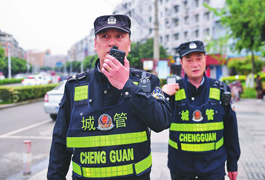 紅谷灘城管一線(xiàn)執法人員配備執法記錄儀